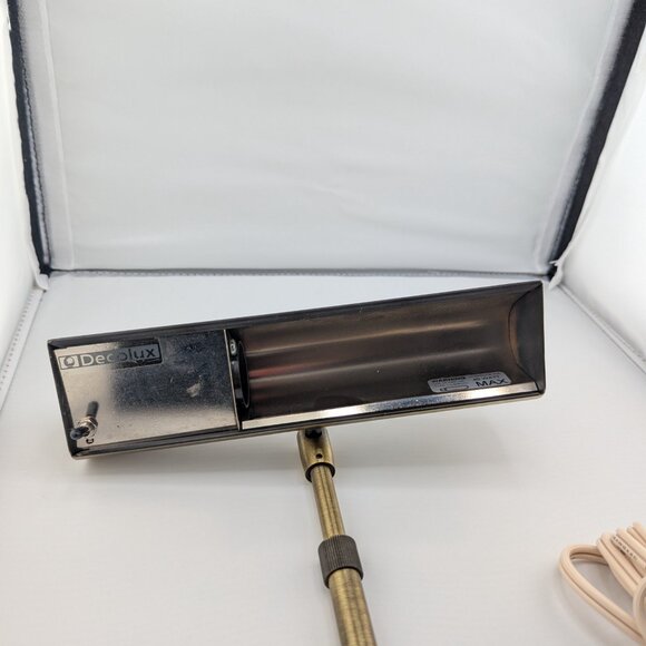 Elegant Extendable Brass Picture Light by Ecolux - Picture 4 of 6